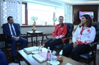 KEÇİÖREN BELEDİYESİ - Dünya Şampiyonundan Başkan Ak'a Ziyaret