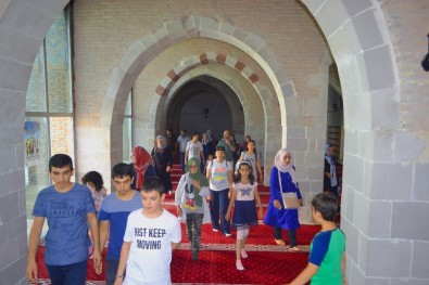 Tur Otobüsü 20 Bin Kişiye Battalgazi'yi Gezdirdi