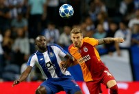 MAXI PEREIRA - UEFA Şampiyonlar Ligi Açıklaması Porto Açıklaması 0 - Galatasaray Açıklaması 0 (İlk Yarı)