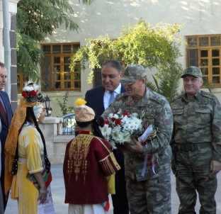 2'İnci Ordu Komutanı Orgeneral Temel'den, Kilis Valisi'ne Veda Ziyareti