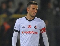 GARY MEDEL - Beşiktaş'ta ıslıklanan tek futbolcu