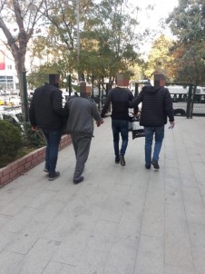 Edirne'de Yakalanan 3 Kişi Cezaevine Kondu