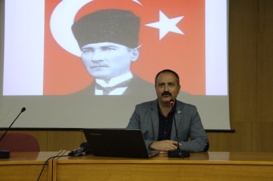 Elazığ'da, 'Bir Şiir Atatürk' Konferansı