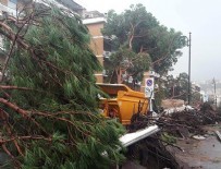 SILVIO BERLUSCONI - İtalya'da fırtına 9 can aldı