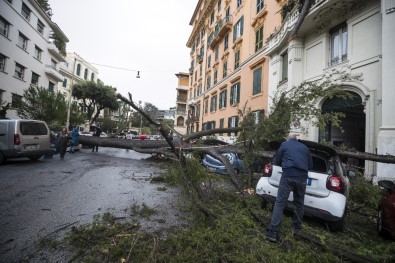 İtalya'da Fırtına Kaynaklı Ölümlerin Sayısı 9'A Çıktı