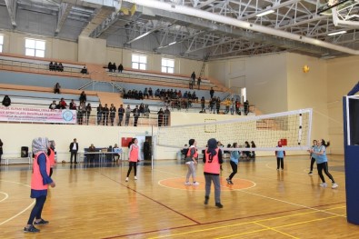BEÜ'de 'Kız Öğrenci Spor Turnuvası' Başladı