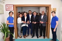 AKILLI TAHTA - Bilecik Belediyesi'nden Meslek Lisesine Kütüphane Ve Satranç Odası