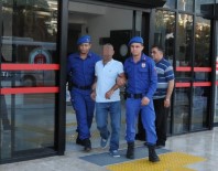 KAÇAK GÖÇMEN - Göçmen Kaçakçısı Tekne Sahibi Alanya'da Yakalandı