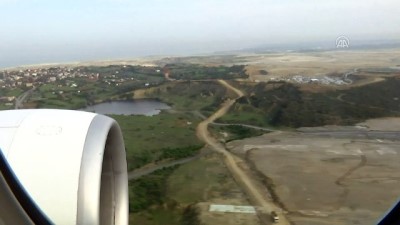 İstanbul Havalimanı Varışlı İlk Uçak Piste Teker Koydu