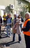 ERDOĞAN BAYRAKTAR - Selçuk Bayraktar İlk Yalnız Uçuşunu Yaptı Eşi Sümeyye Erdoğan Bayraktar Hortumla Islattı