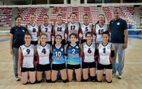 VOLEYBOL TAKIMI - Sezon Bitmeden Şampiyonluklarını İlan Ettiler