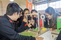 DA VİNCİ KÖPRÜSÜ - Vakıf Okulları Öğrencileri Matematiğe Dokundu