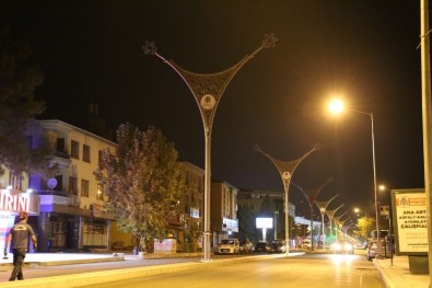 13 Şubat Caddesinde Aydınlatma Çalışmaları Başladı