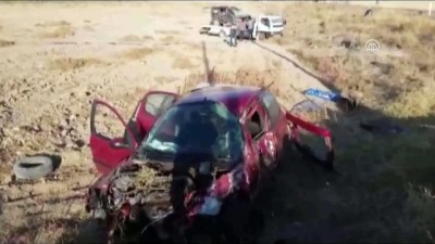 Aksaray'da Hafif Ticari Araçla Otomobil Çarpıştı Açıklaması 1 Ölü, 5 Yaralı