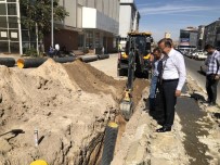 NEVŞEHİR BELEDİYESİ - Belediye Başkanı Seçen, Millet Caddesinde Alt Yapı Çalışmalarını İnceledi