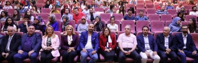 Büyükşehir Belediye Başkanı Fatma Şahin GAÜN'lü Öğrencilerle Buluştu