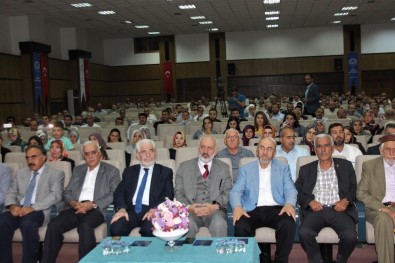 Elazığ'da 'Camiler Ve Din Hizmetine Adanmış Ömürler' Konferansı