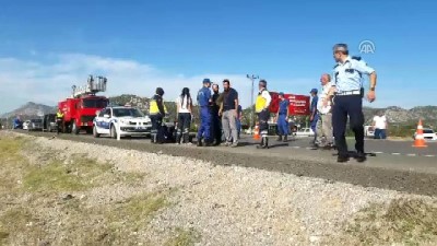 GÜNCELLEME - Antalya'da Otomobil Devrildi Açıklaması 4 Ölü, 1 Yaralı