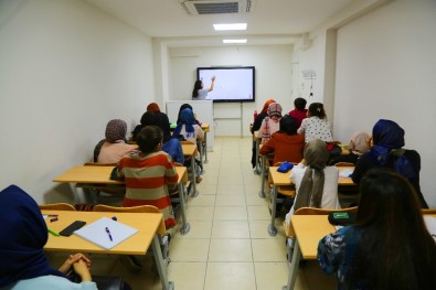 Haliliye'de Gençler Üniversite Sınavlarına Hazırlanıyor