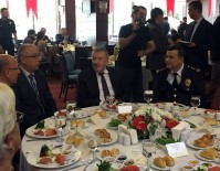 MUSTAFA ÇALIŞKAN - İstanbul Emniyet Müdürü Dr. Mustafa Çalışkan, Emekli Olan Emniyet Mensuplarıyla Kahvaltılı Programda Buluştu