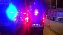 İzmir'de Hafif Ticari Araç Refüje Çarptı Açıklaması 1 Ölü, 1 Yaralı