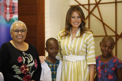 Melania Trump Kenyalı Kızların Dans Gösterisini İzledi