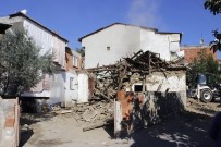 VEZIRHAN - Metruk Binalar Yıkılıyor