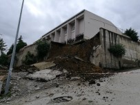 Ordu'da Lisenin İstinat Duvarı Çöktü