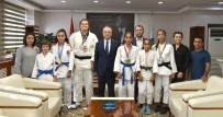BENGÜ - Şampiyon Judocular Sevincini Başkan Kayda İle Paylaştı