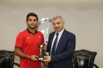 Altın Adamdan Başkan Çelik'e Ziyaret