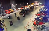KLASİK OTOMOBİL - Araba Tutkunları Kıbrıs Araba Müzesi'ne Akın Ediyor