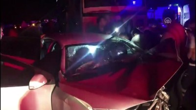 Bursa'da İki Otomobil Çarpıştı Açıklaması 1 Ölü, 5 Yaralı
