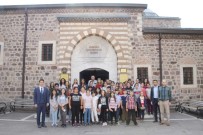 FEZA GÜRSEY - Eldivanlı Öğrenciler Ankara'yı Gezdi