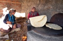 Oğuzlar'da Kadınlar İmece Usulü Kışa Hazırlanıyor Haberi