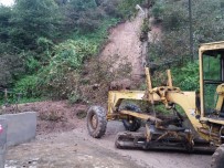 SU TAŞKINI - Trabzon'da Heyelan Kaldırma Ve Temizlik Çalışmalarına Devam Ediliyor