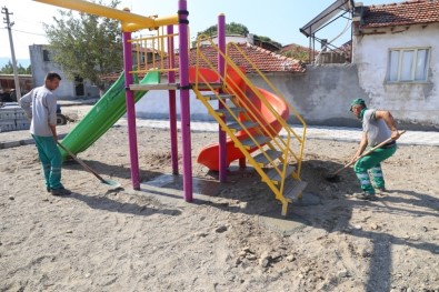 Burhaniye Belediyesi Çocukları Sevindirmeye Devam Ediyor