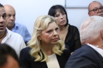 Netanyahu'nun Eşi Sara Hakim Karşısında