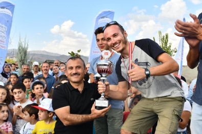 Türkiye'nin İlk Yamaç Paraşütü Akrobasi Şampiyonası Sona Erdi