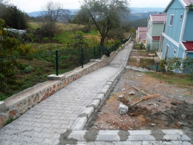 İzmit Belediyesi Yol Çalışmalarını Sürdürüyor
