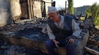 Kastamonu'da 2 Katlı Ev Ve Samanlık Yangında Kül Oldu