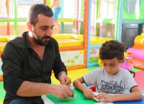 ÜSTÜN ZEKALI - Servis Parası Ödenmedi Diye Çocuğun Okulda Bırakıldığı İddiası