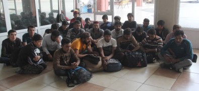 Afganistan Uyruklu 25 Göçmen Yakalandı