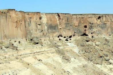 Ağrı'nın Sarp Kayalıklar İçerisindeki 'Saklı Cenneti' Meya Mağaraları