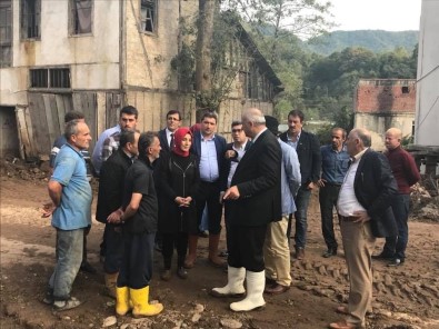 AK Parti Trabzon Milletvekili Ayvazoğlu Araklı'da Sel Bölgesinde İncelemelerde Bulundu