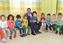 YALIN - Başkan Amca'dan Miniklere Sürpriz