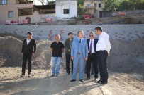 İNŞAAT ALANI - Başkan Vekili Özdoğan, Okul Alanında İncelemelerde Bulundu