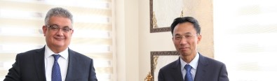 Çin Büyükelçisi Hongyan Vali Pekmez'i Ziyaret Etti