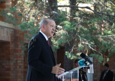 Cumhurbaşkanı Erdoğan, Macaristan'da Gül Baba Türbesini Açtı