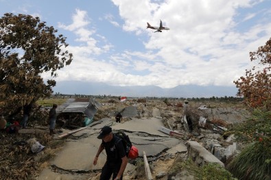 Endonezya'da Felaketin Bilançosu Artıyor Açıklaması 2 Bin 202 Ölü