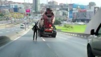 Patenli Gencin Karayolunda Ölümle Dansı